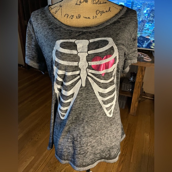 Rocker Girl All Access T Shirt Heart on Display Size XL JR or M ladies 20”PTP - Picture 1 of 4